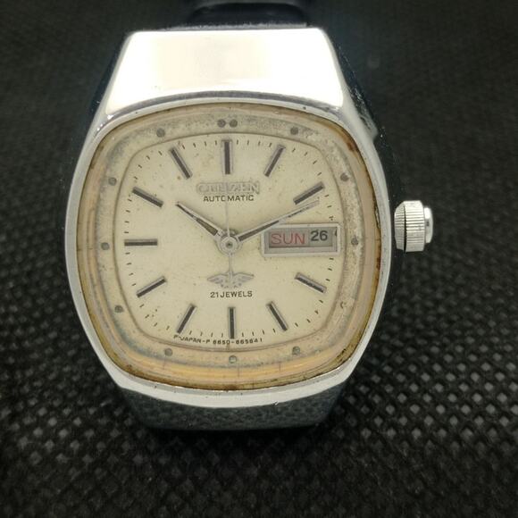 Vintage 1972 Citizen Automatic Womans Silver Watch W/daydate & Patina accents main image 5